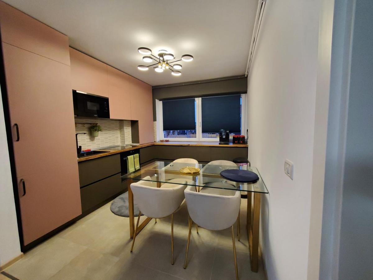 Jad- Penthouse With Jacuzzi And Mountain View - Coresi Braşov Buitenkant foto