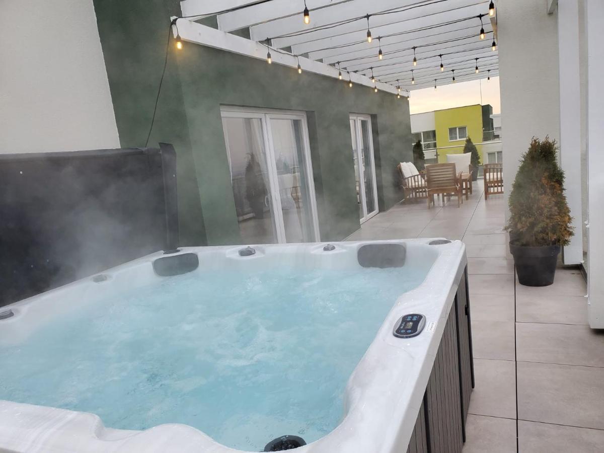 Jad- Penthouse With Jacuzzi And Mountain View - Coresi Braşov Buitenkant foto